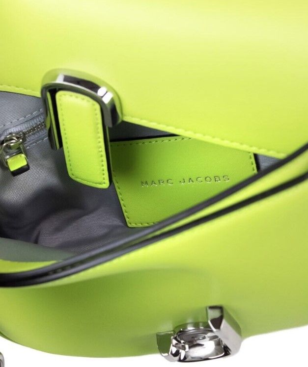 Marc Jacobs – The J Marc Shoulder Bag in Green Glow