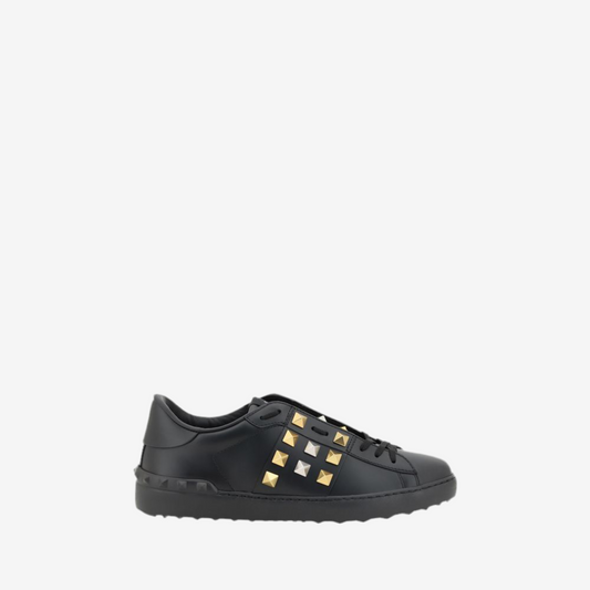 Valentino Garavani – Black Rockstud Sneakers