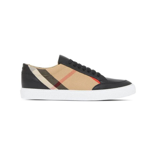 Burberry – Black Leather New Salmond Sneakers